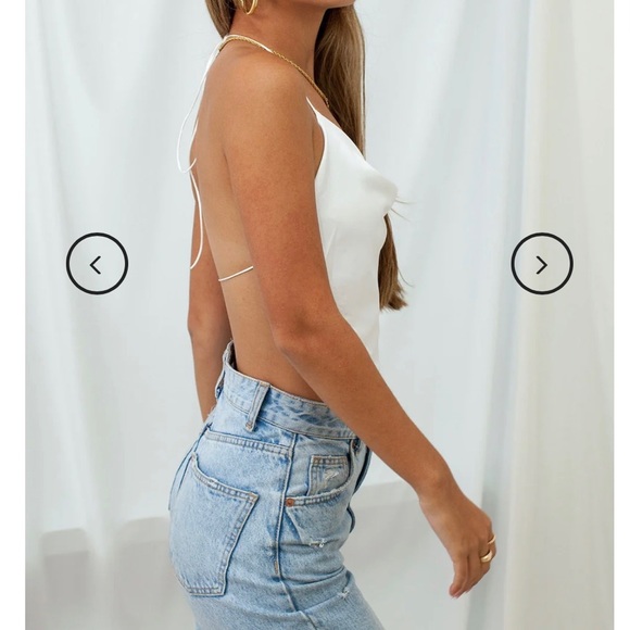 Backless halter top - Picture 5 of 6